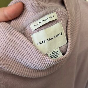 American Eagle sweatshirt